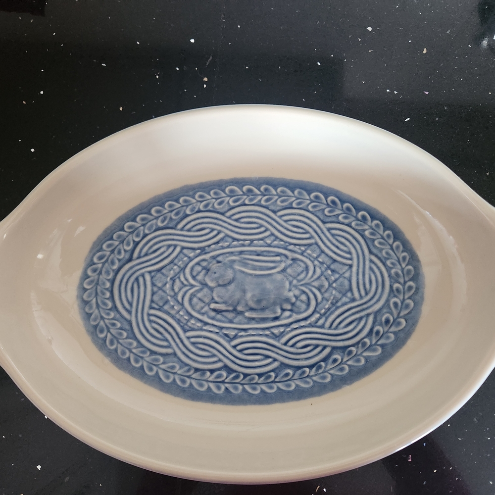 NWOT Blue and White Longaberger Cornflower Blue Oval Baker Rabbit casserole dish
